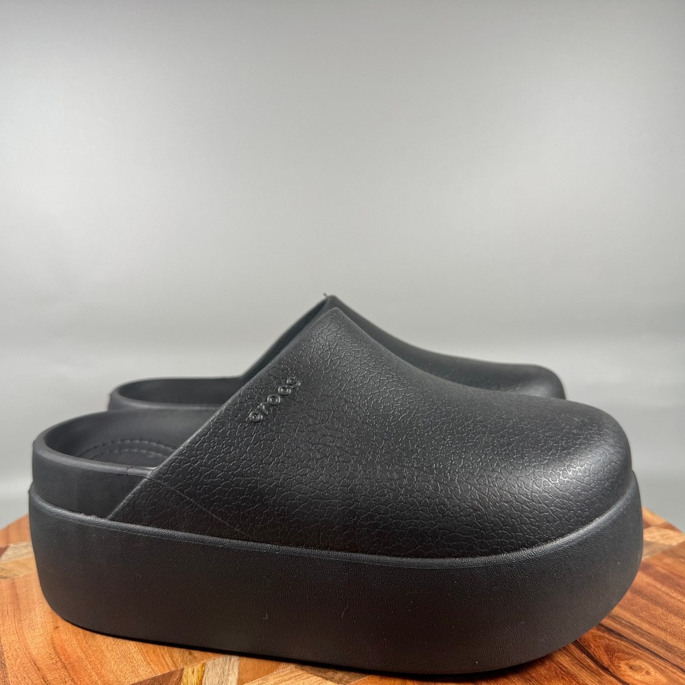 Crocs Stomp Clog Mules Womens 6 Black Platform Slip On Shoes 208506
